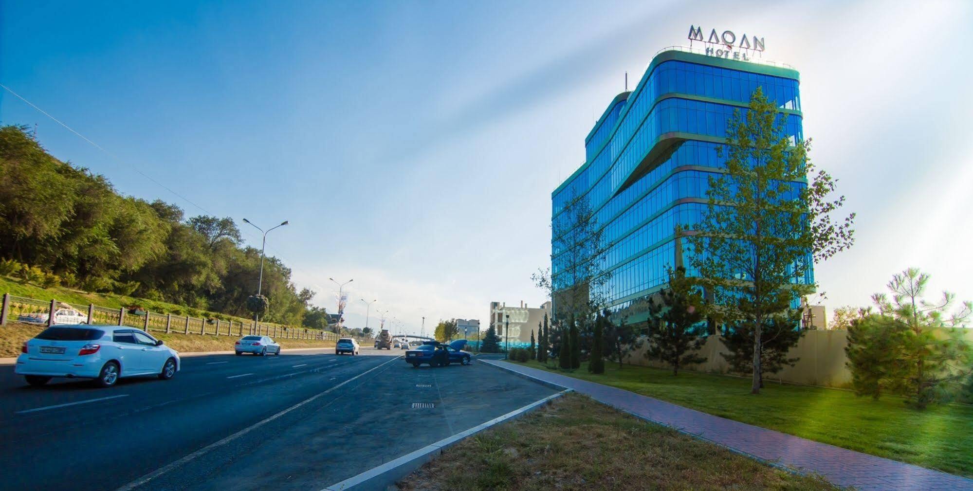Maqan Hotel Almaty Esterno foto